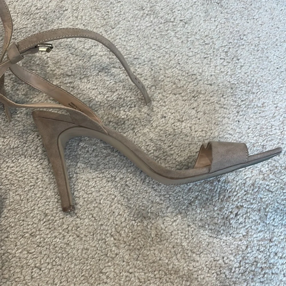 Open toe heels - Picture 2 of 3